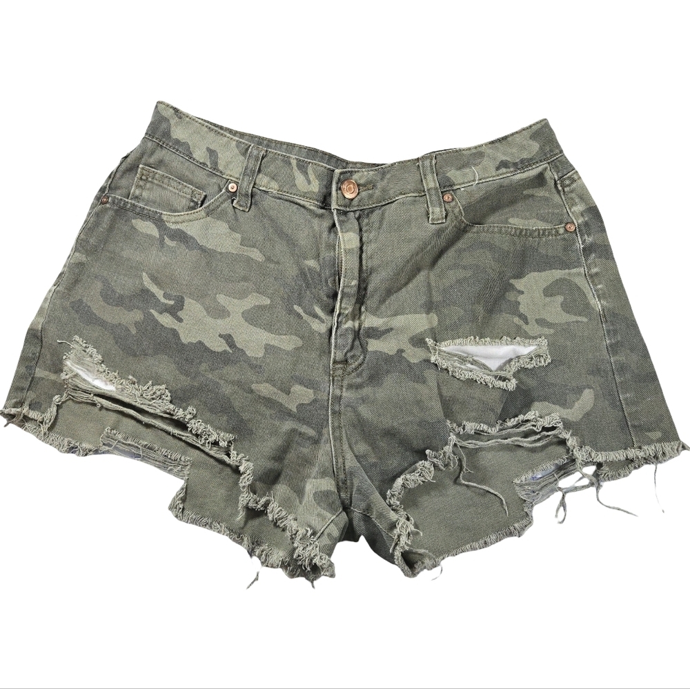 NOBO Shorts Distressed Camo high rise Women Shorts